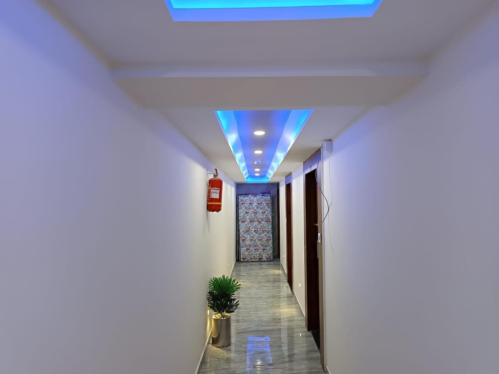 Hotel Sun Shine Ахмедабад Екстериор снимка